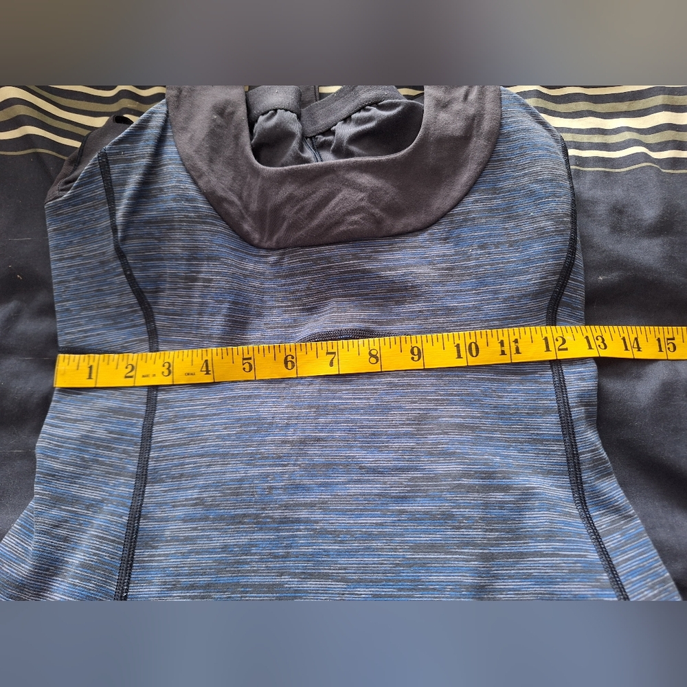 Lululemon top - Picture 4 of 4